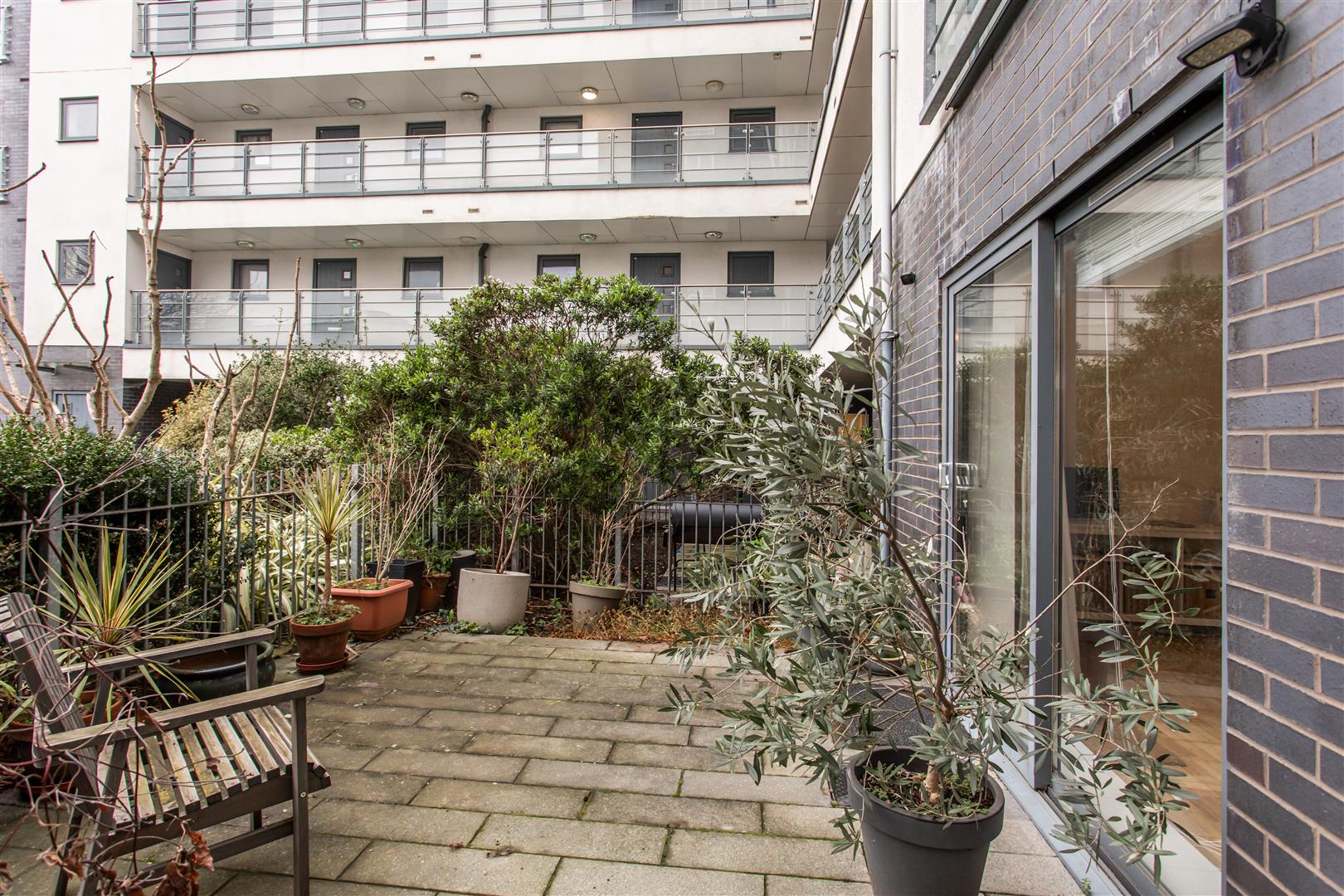 2 bed property in Treby Street, Mile End